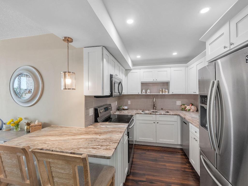 GEMINI CONDO - Residential