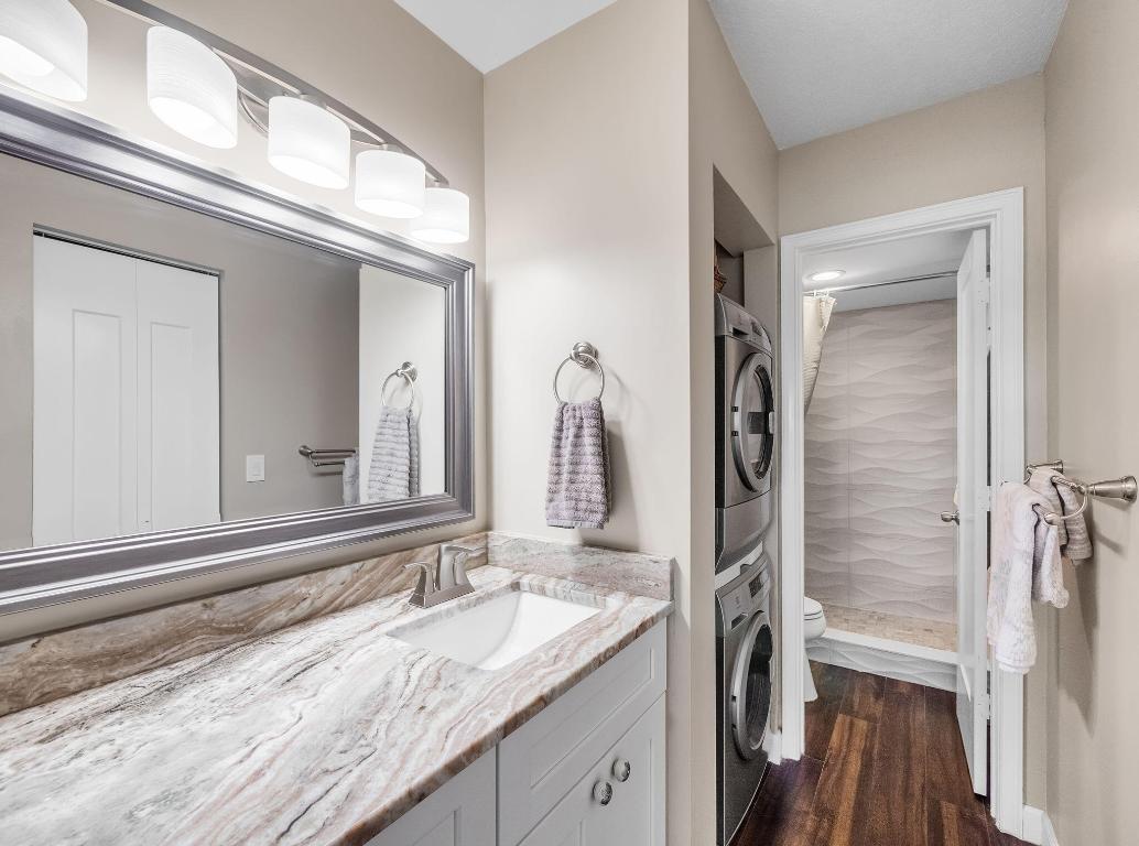 GEMINI CONDO - Residential