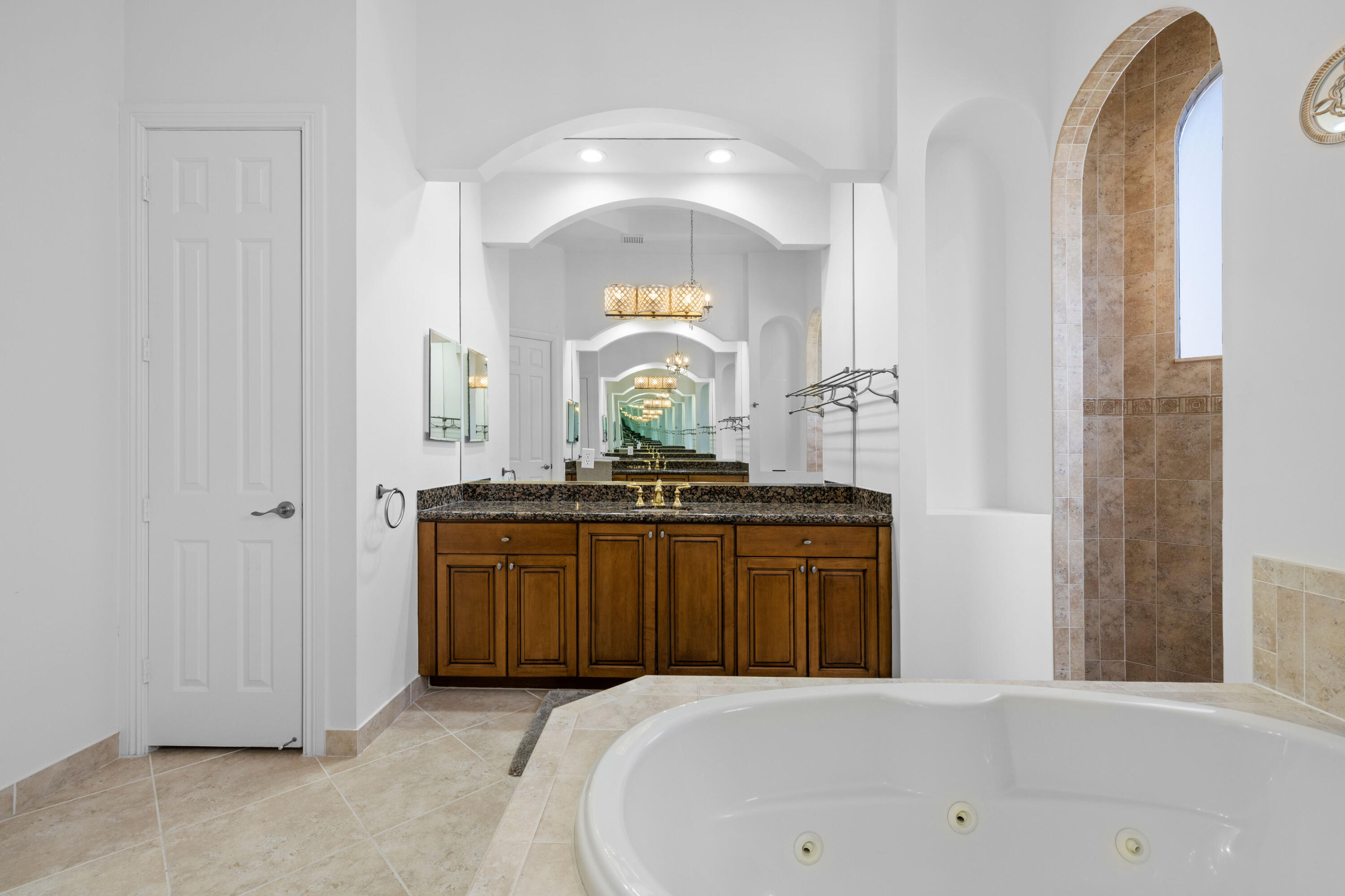 8605 Club Estates Way