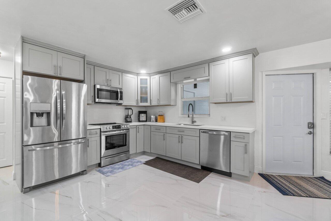 BELVEDERE PARK - Residential Lease