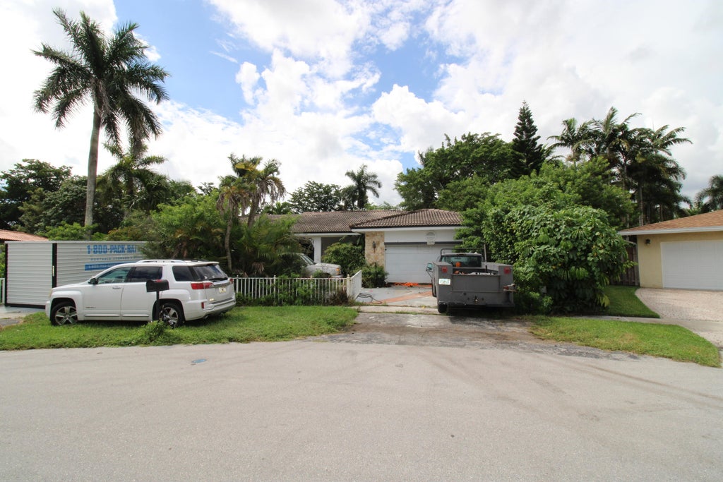 Photo of 16670 WESTWOOD Lane, Weston, FL 33326 (MLS # B26086646)