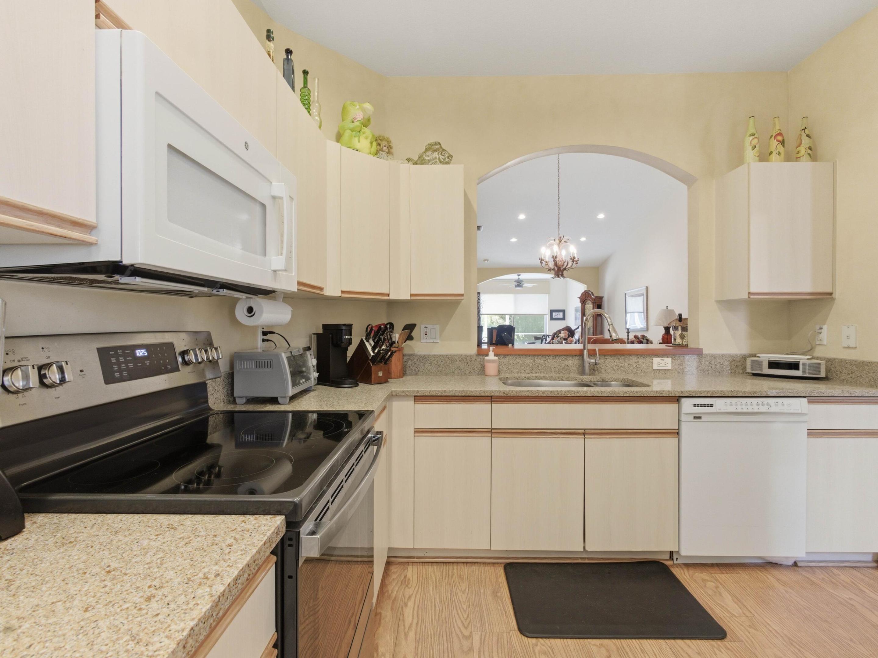 PALM ISLES WEST - Residential