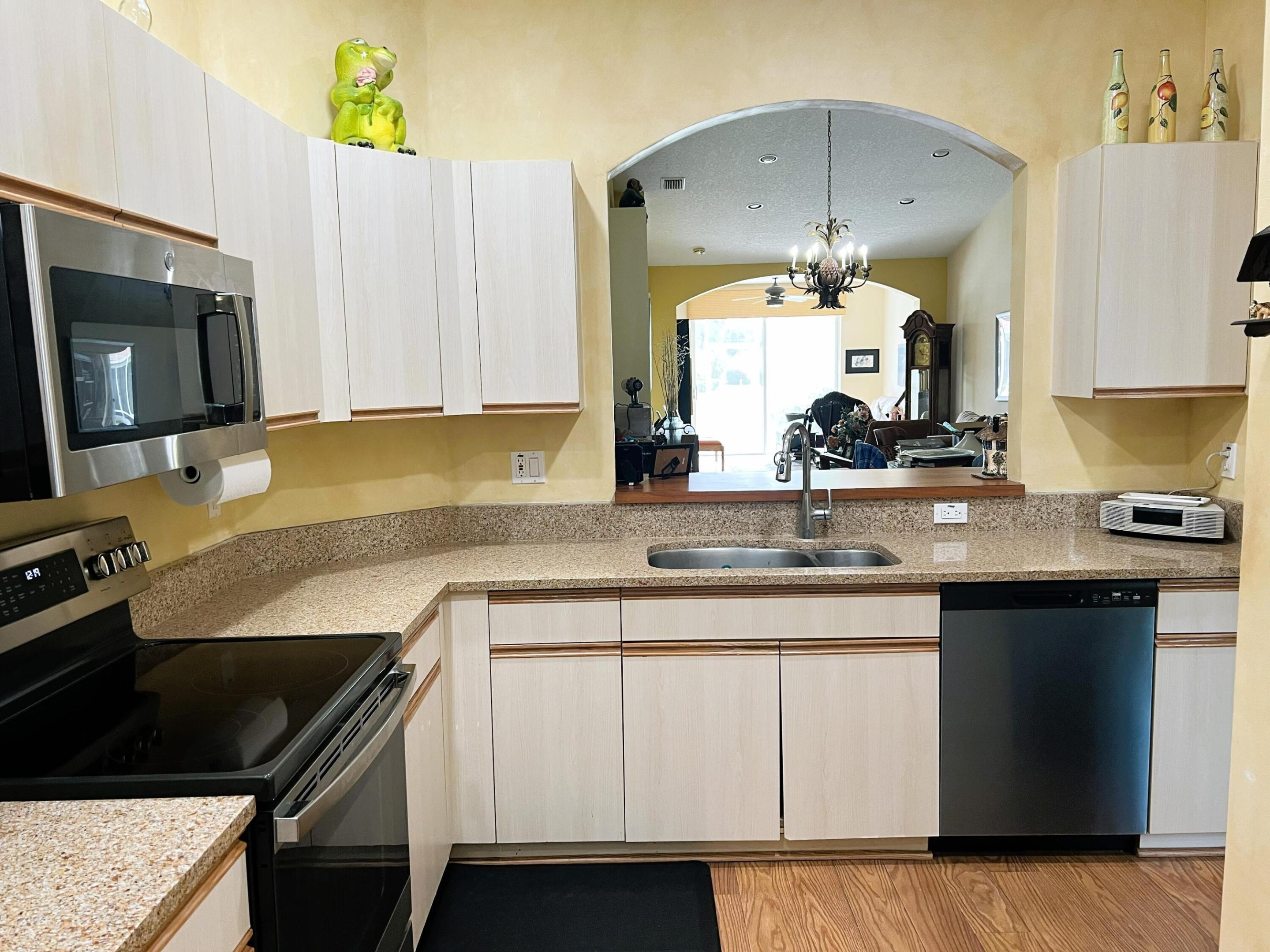 PALM ISLES WEST - Residential