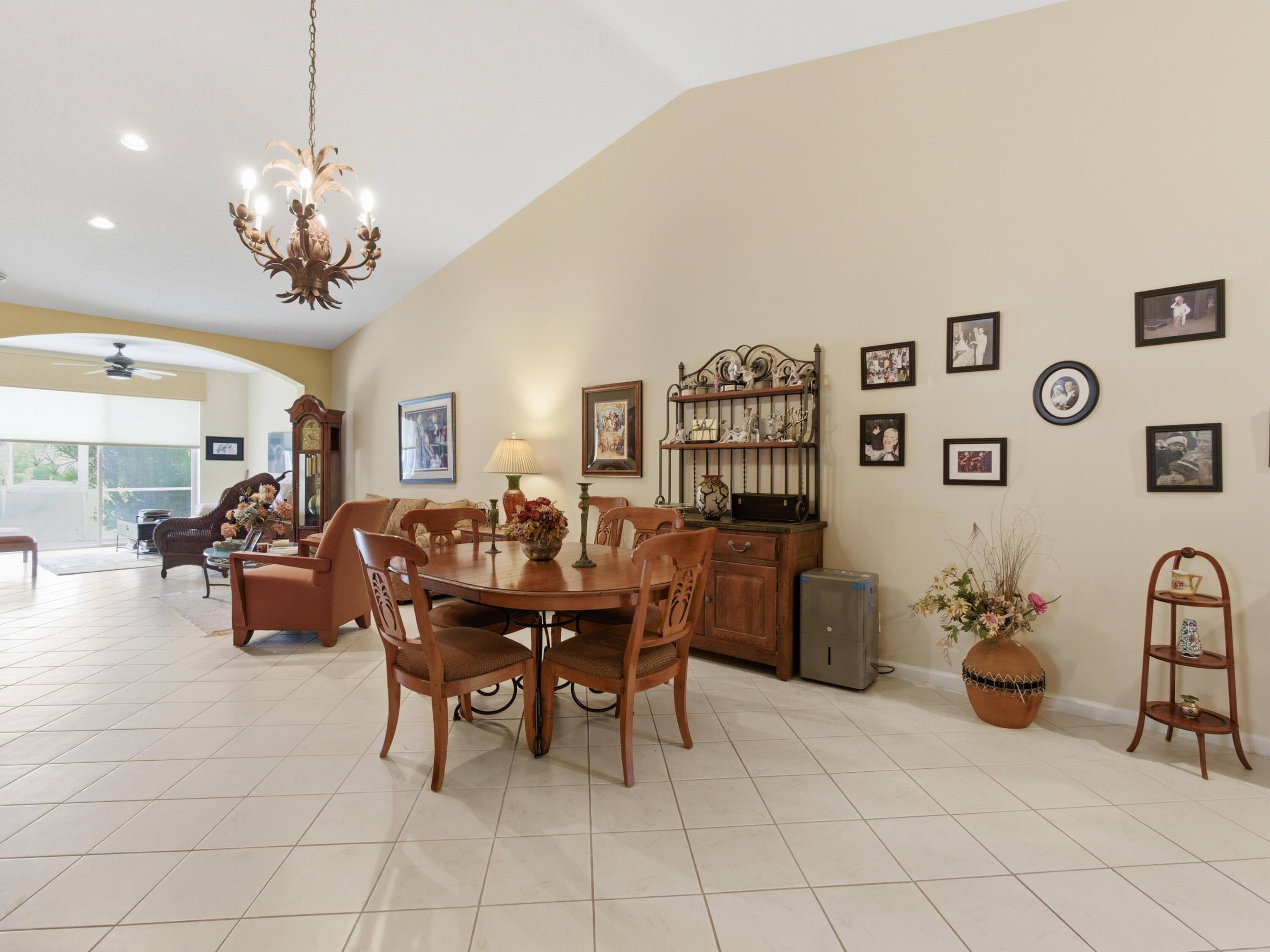 PALM ISLES WEST - Residential