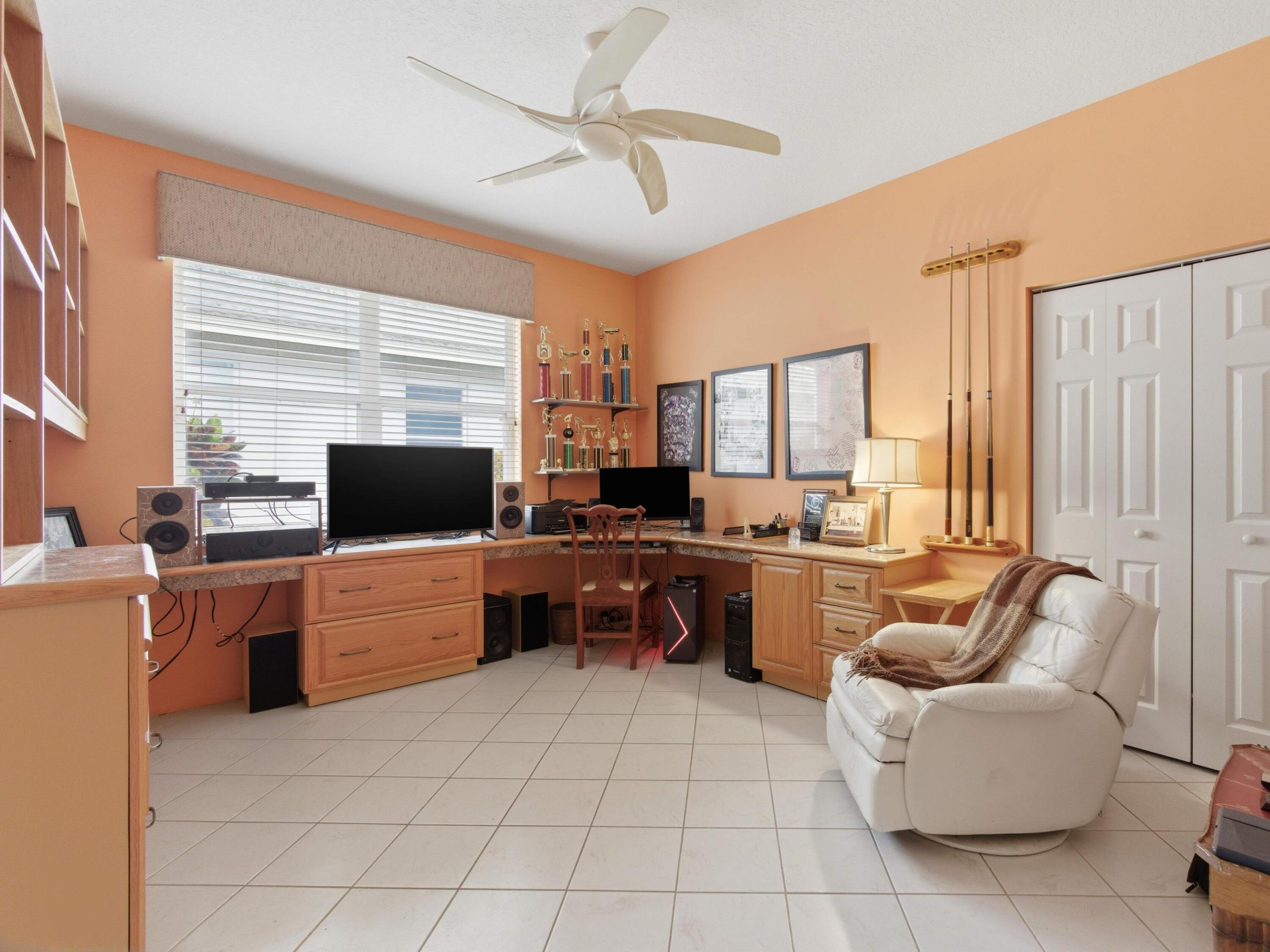 PALM ISLES WEST - Residential