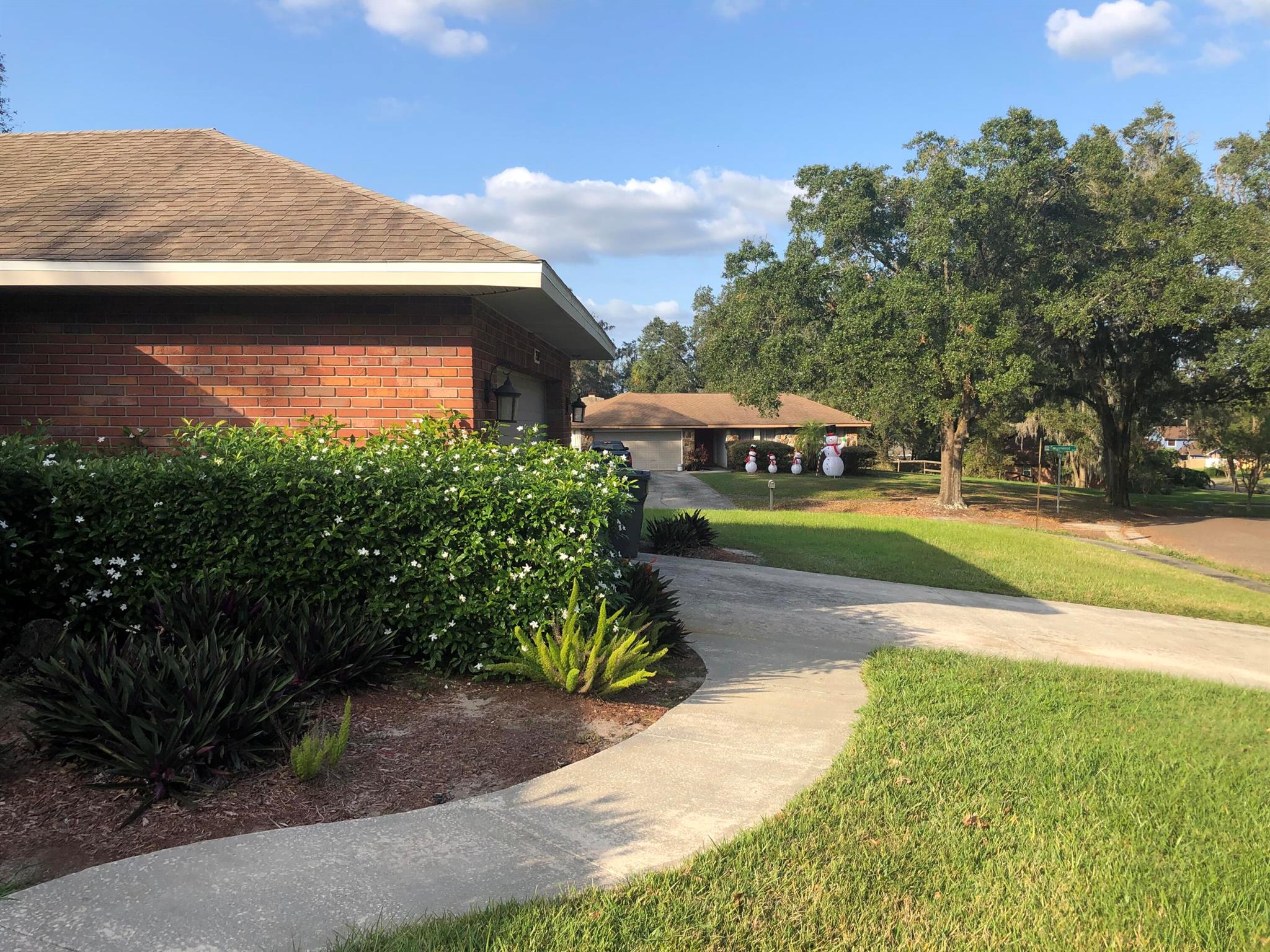 2507 Beachwood Lane