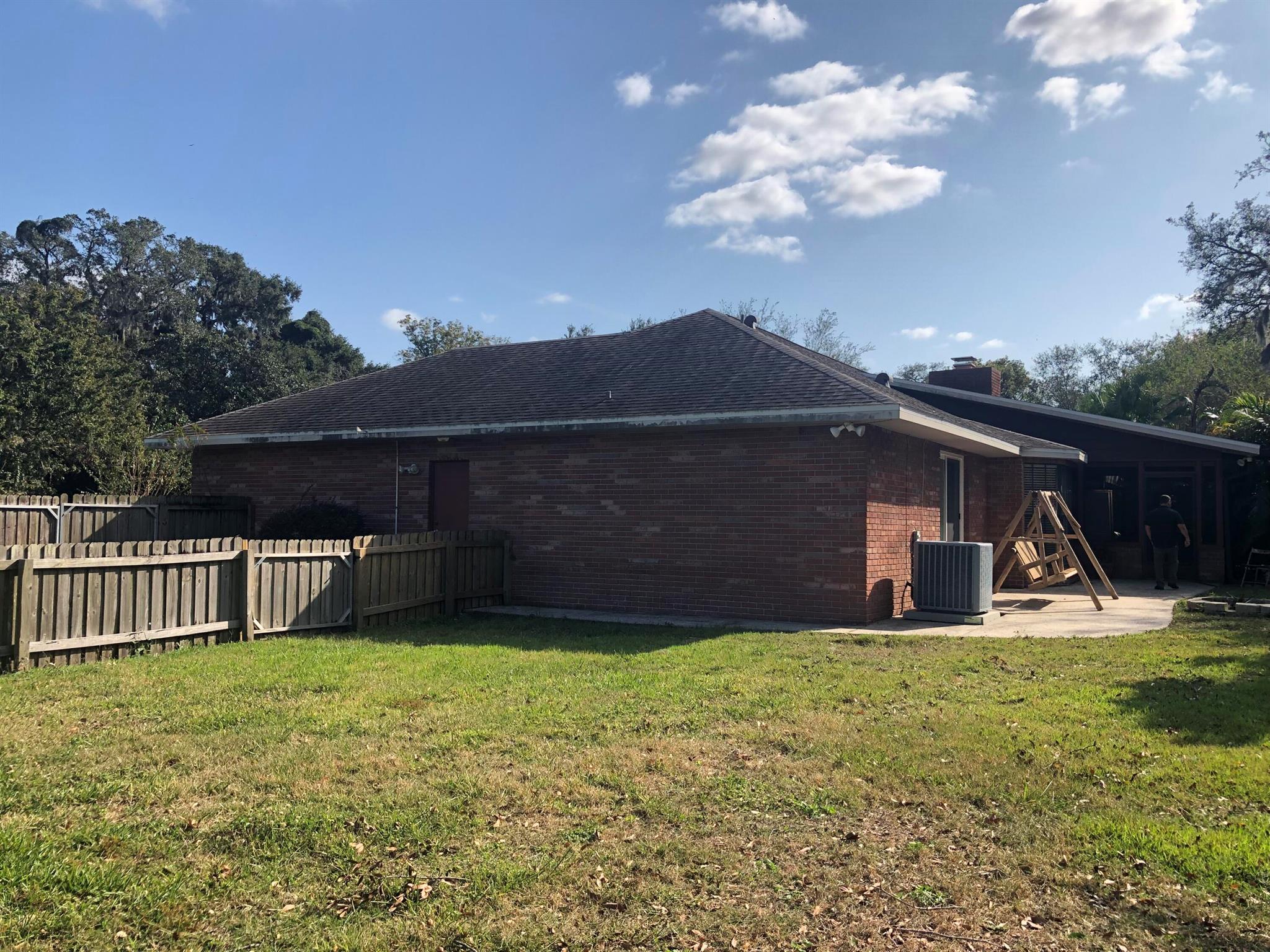 2507 Beachwood Lane