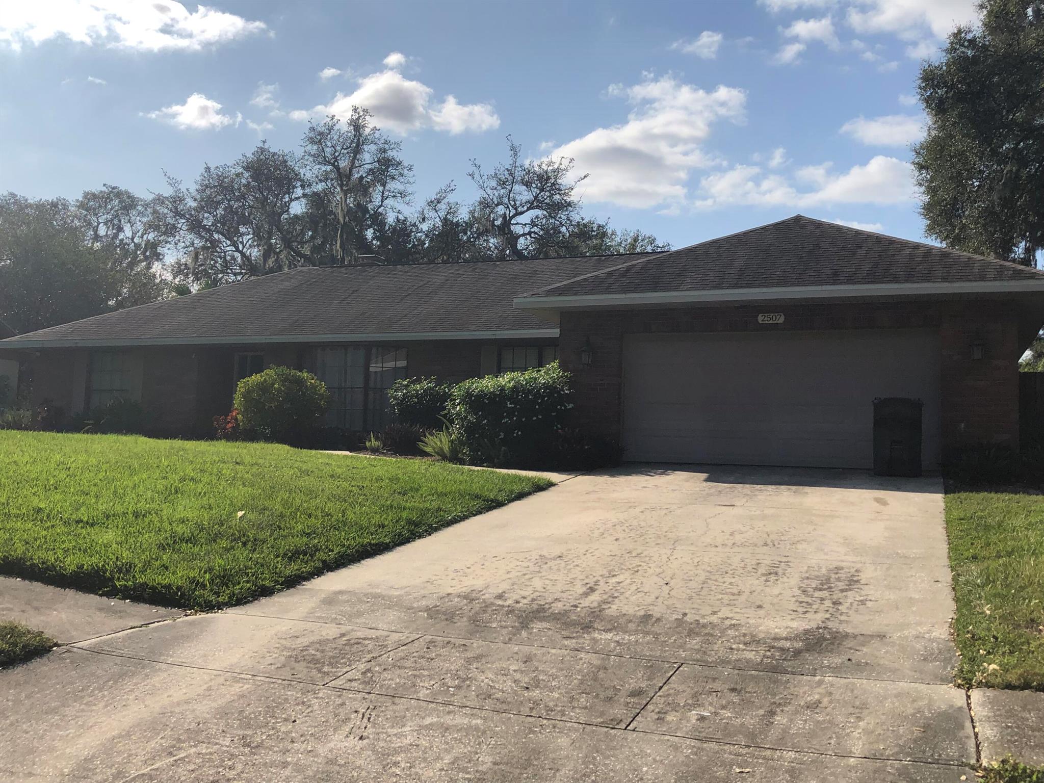 2507 Beachwood Lane