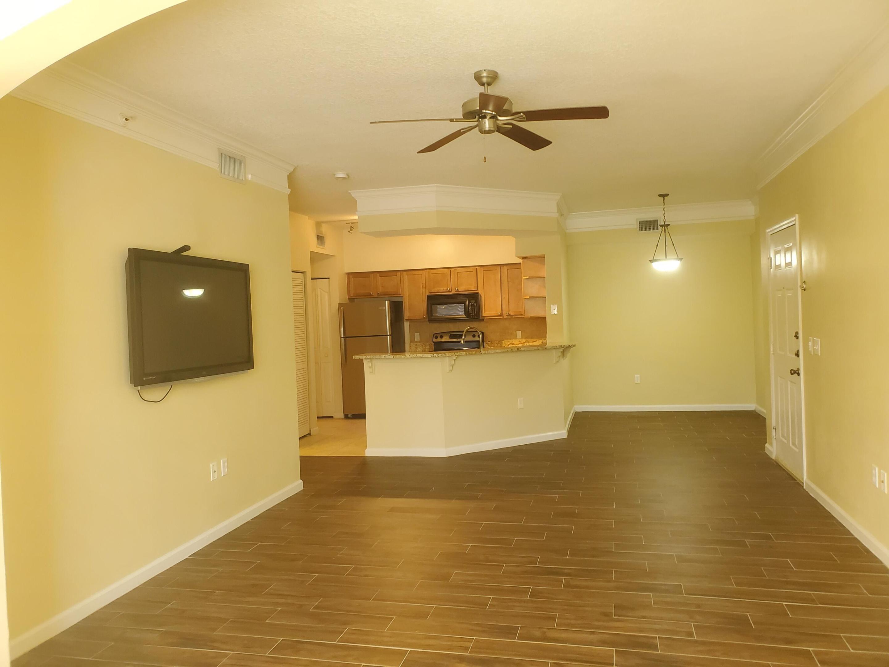 1111 E Myrtlewood Cir Circle E