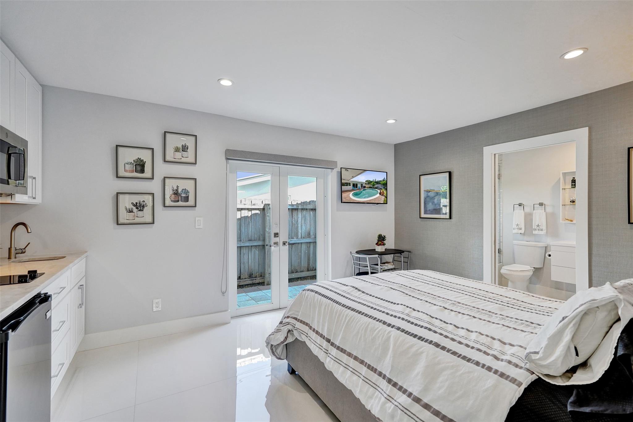 IMPERIAL POINT - Residential