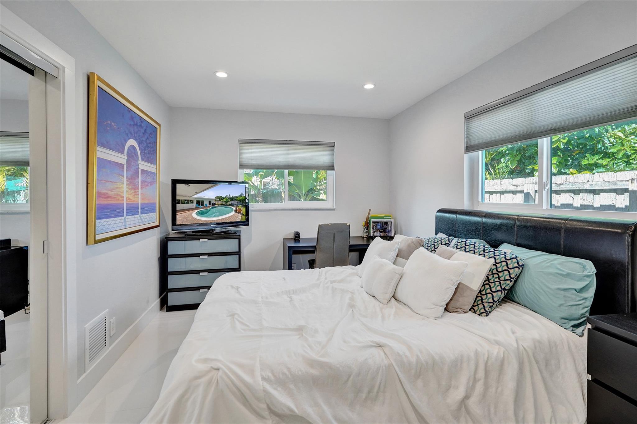 IMPERIAL POINT - Residential