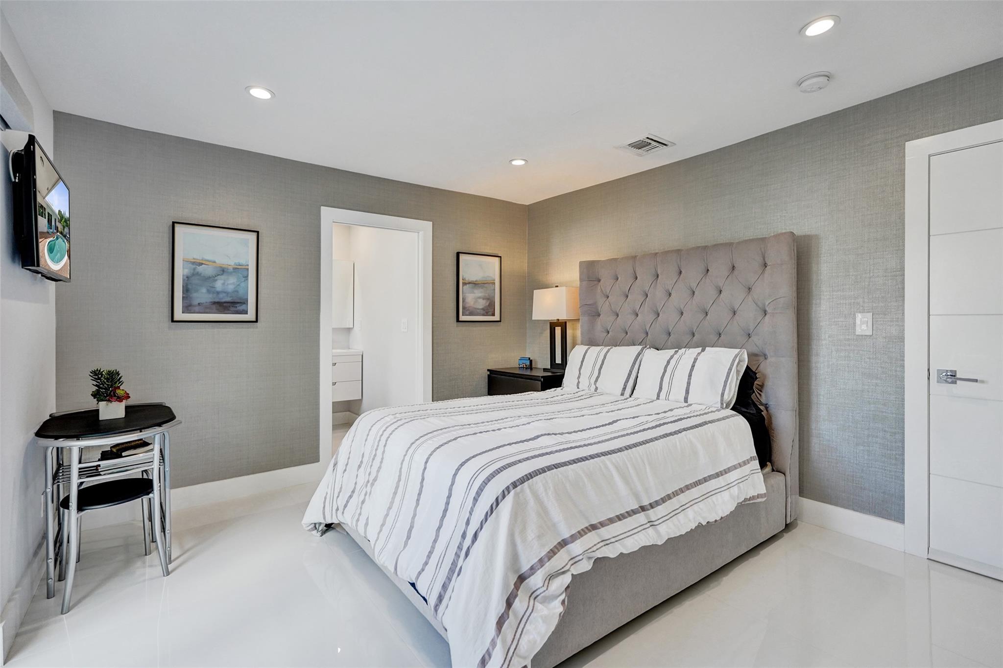 IMPERIAL POINT - Residential