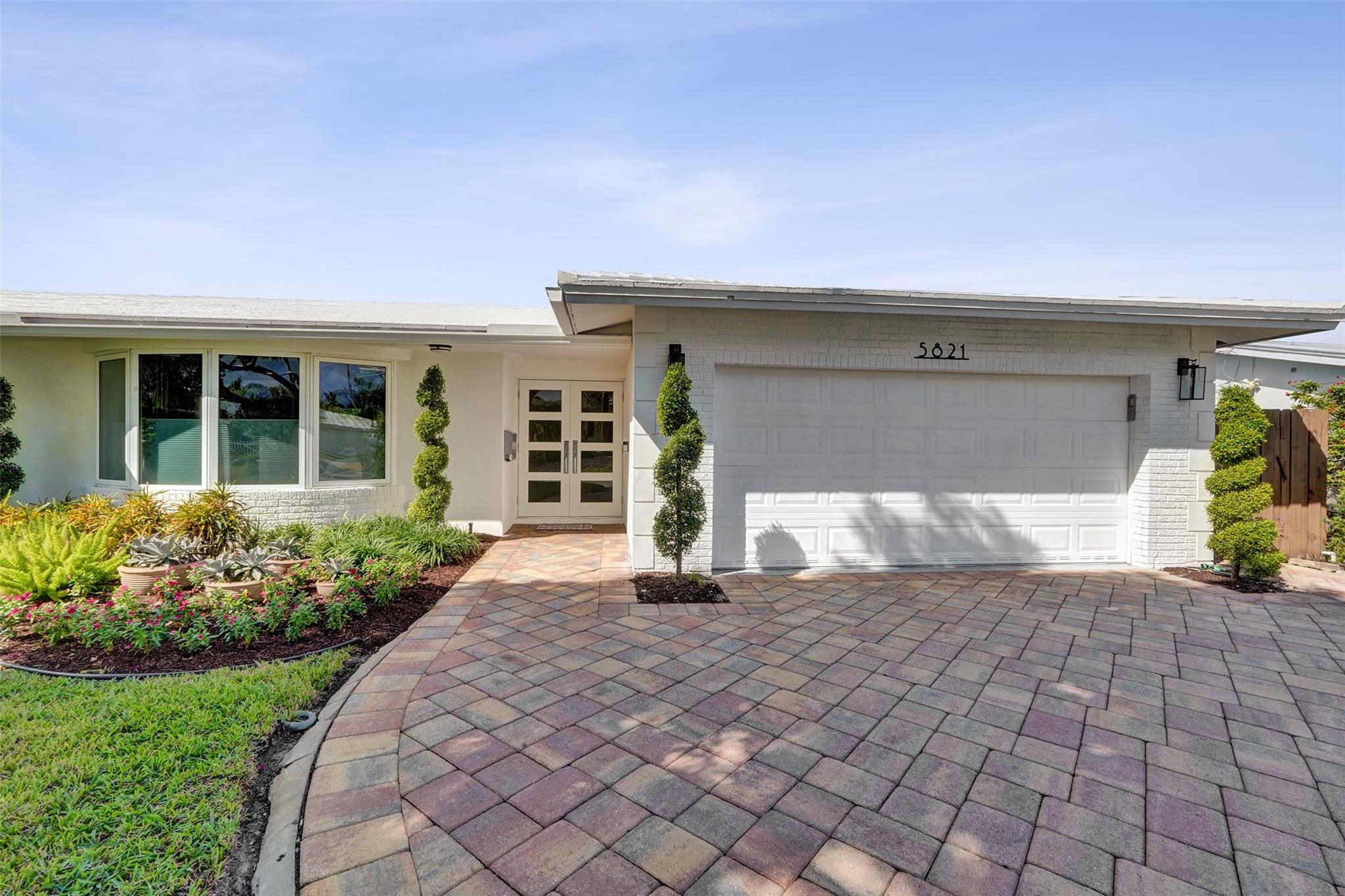 IMPERIAL POINT - Residential