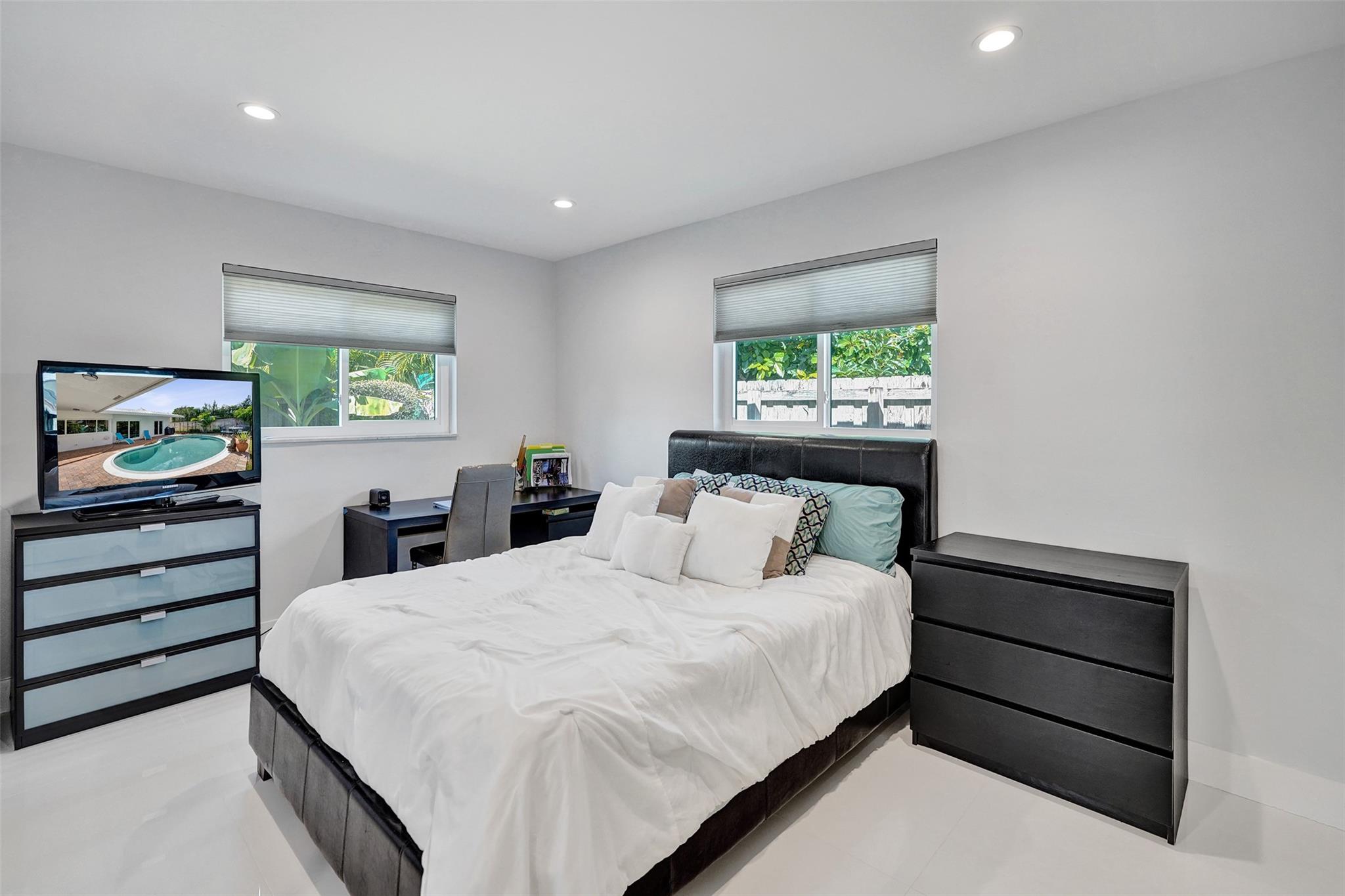 IMPERIAL POINT - Residential