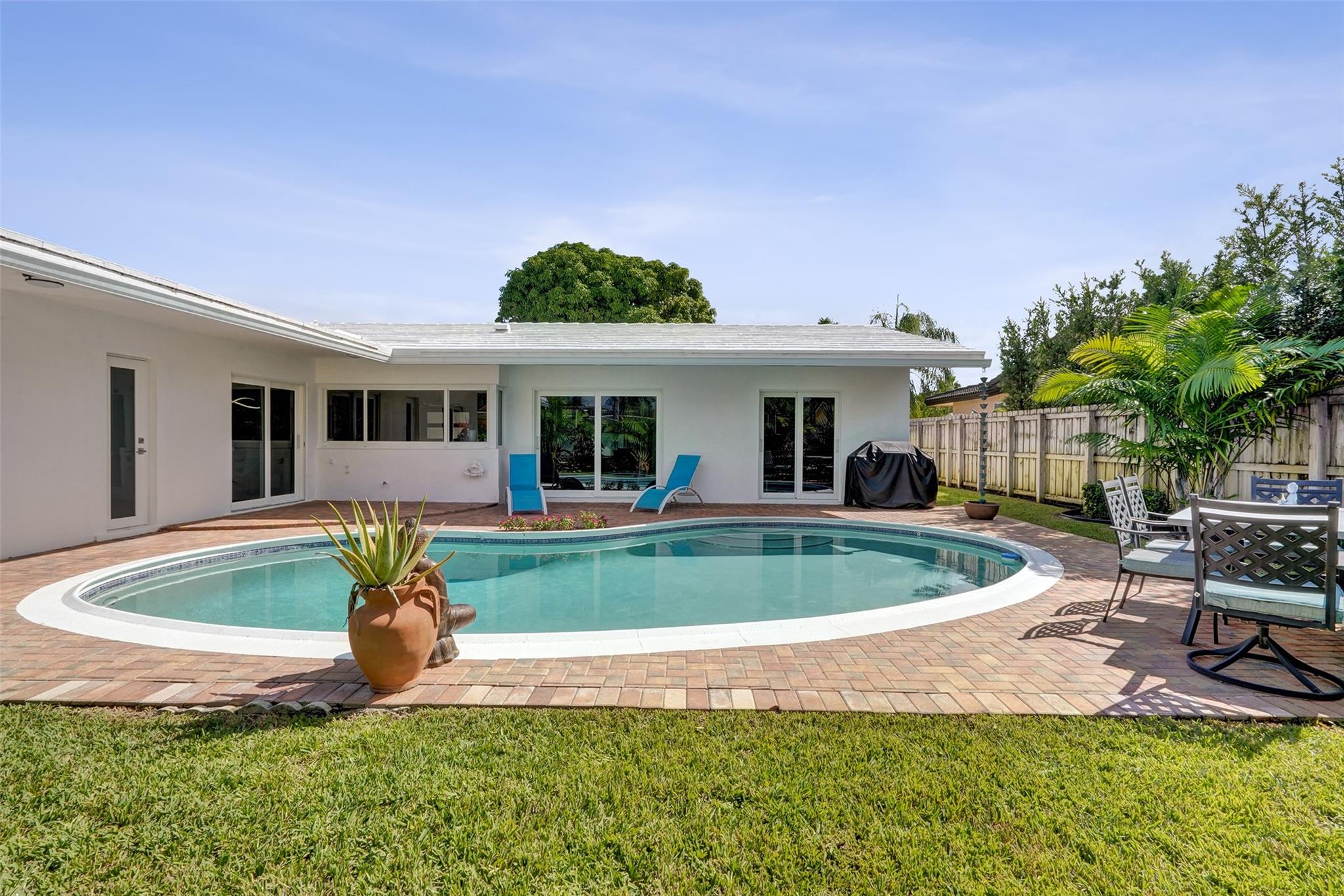 IMPERIAL POINT - Residential