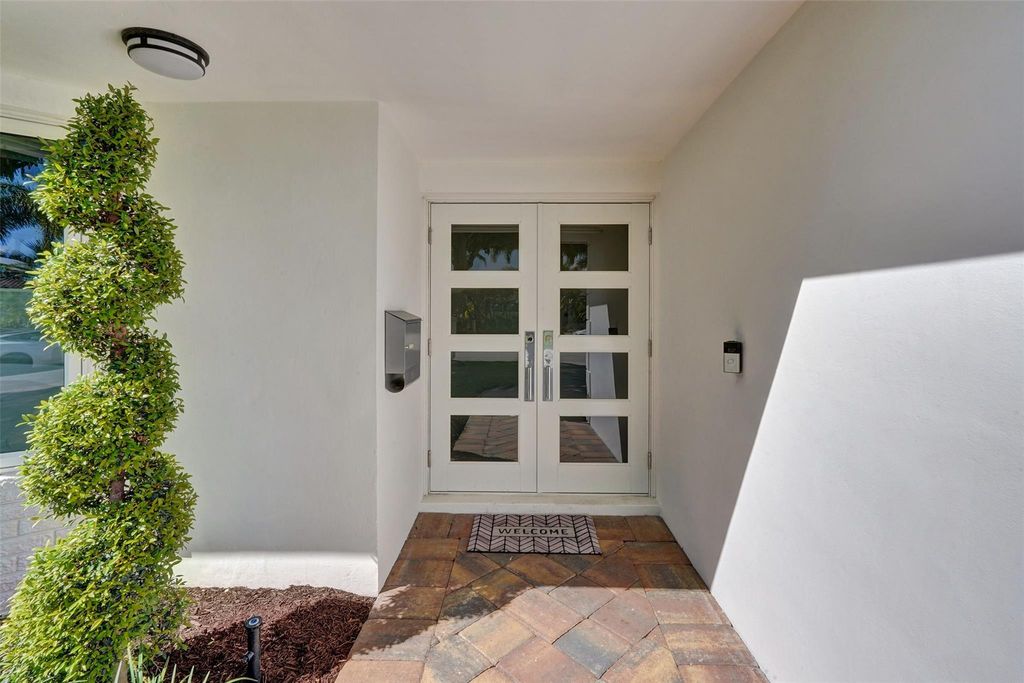 Photo of 5821 NE 20th Ter, Fort Lauderdale, FL 33308 (MLS # F10532912)