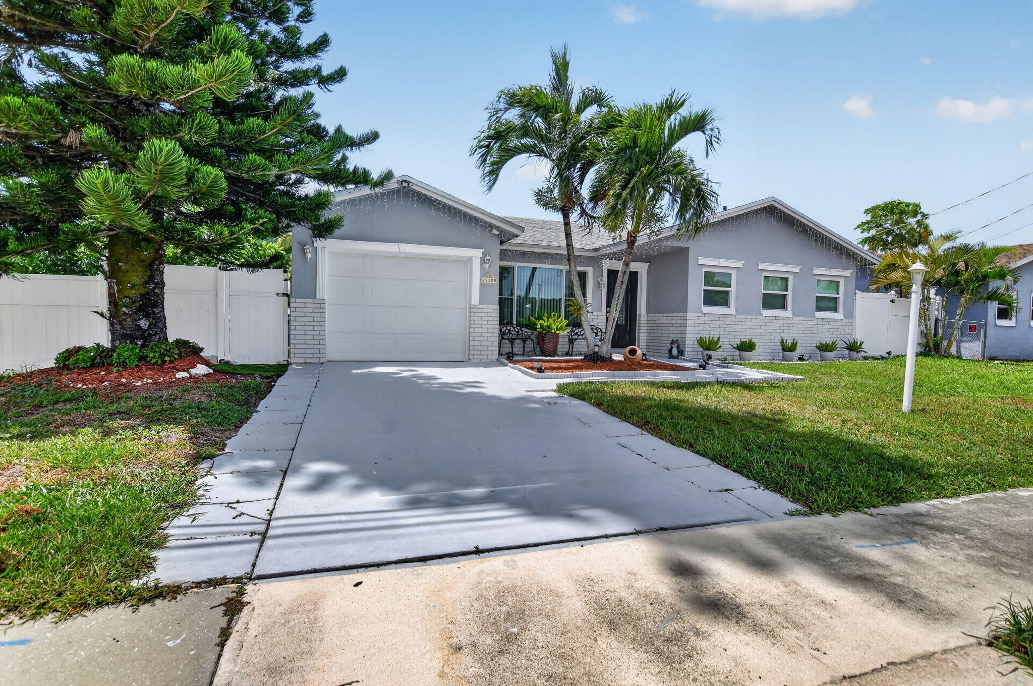 Properties | Stephanie Kaufman 22305 SW 57th Avenue