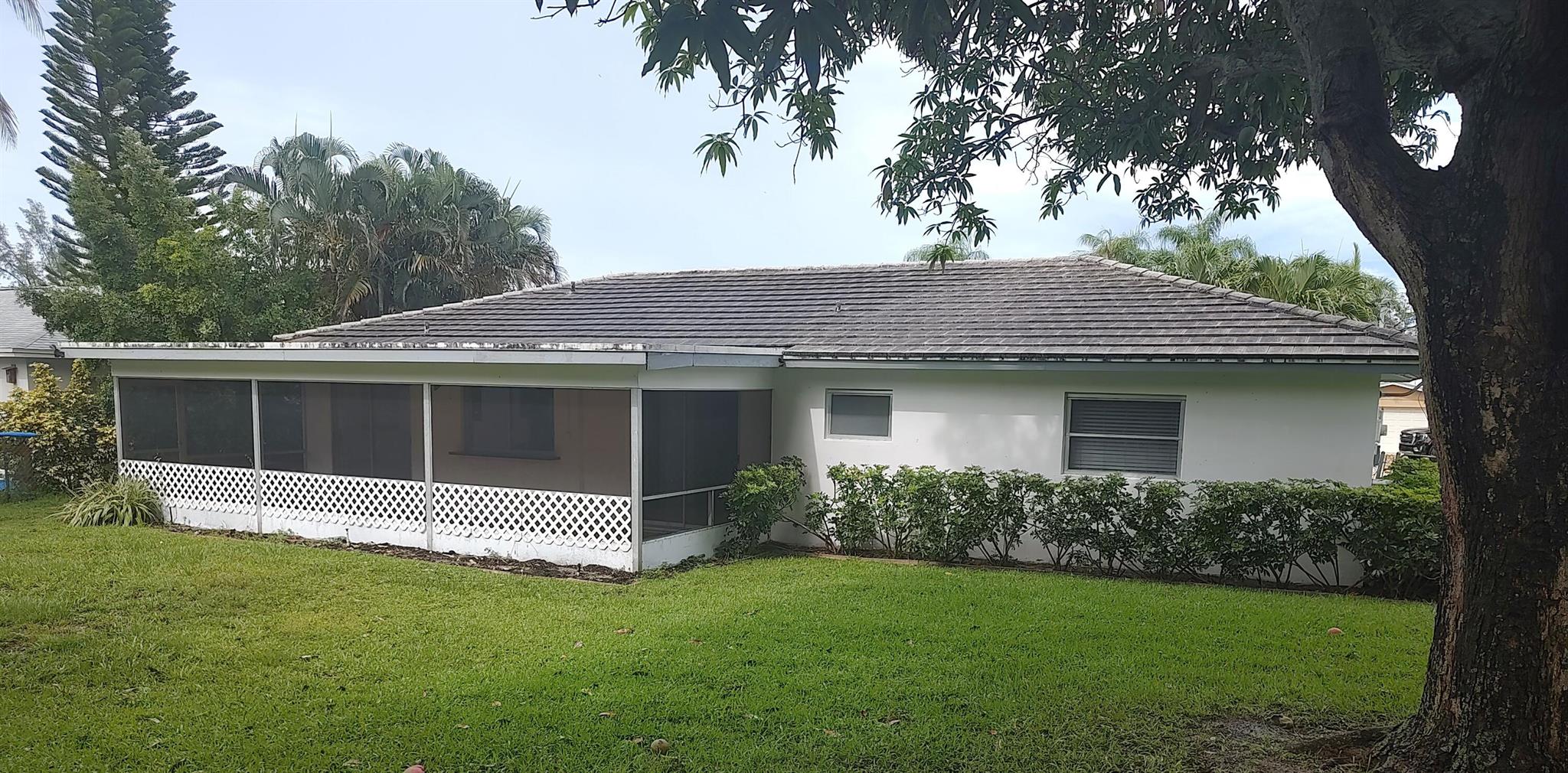 UNIVERSITY HEIGHTS 1ST AD - Residential Lease