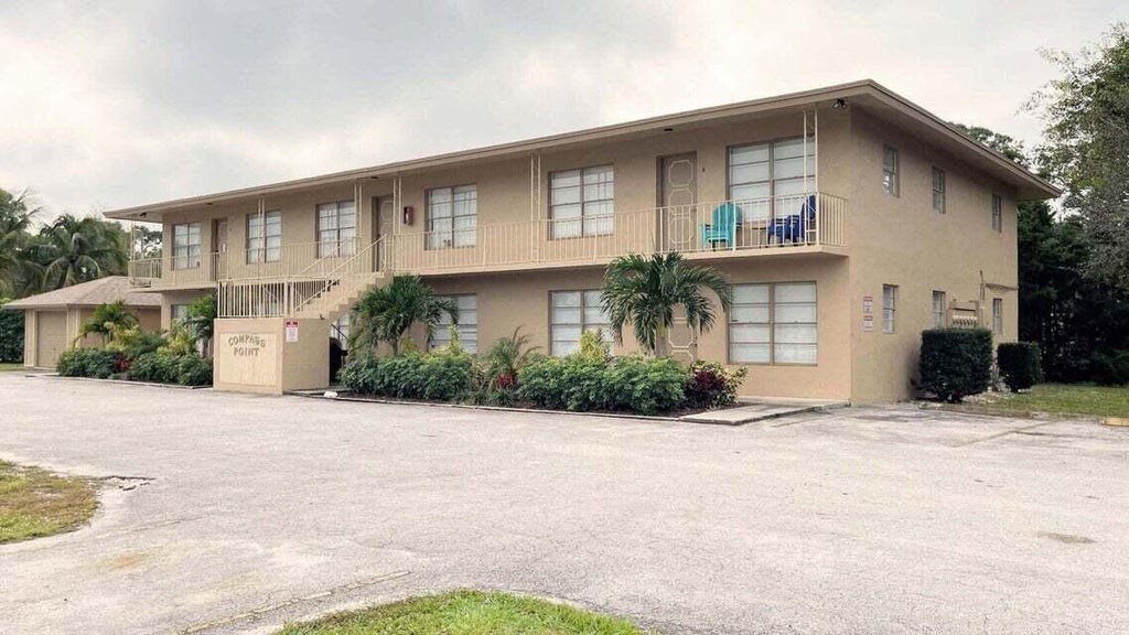 Photo of 4606 SE BINNACLE Way #3, Stuart, FL 34997 (MLS # B26059629)