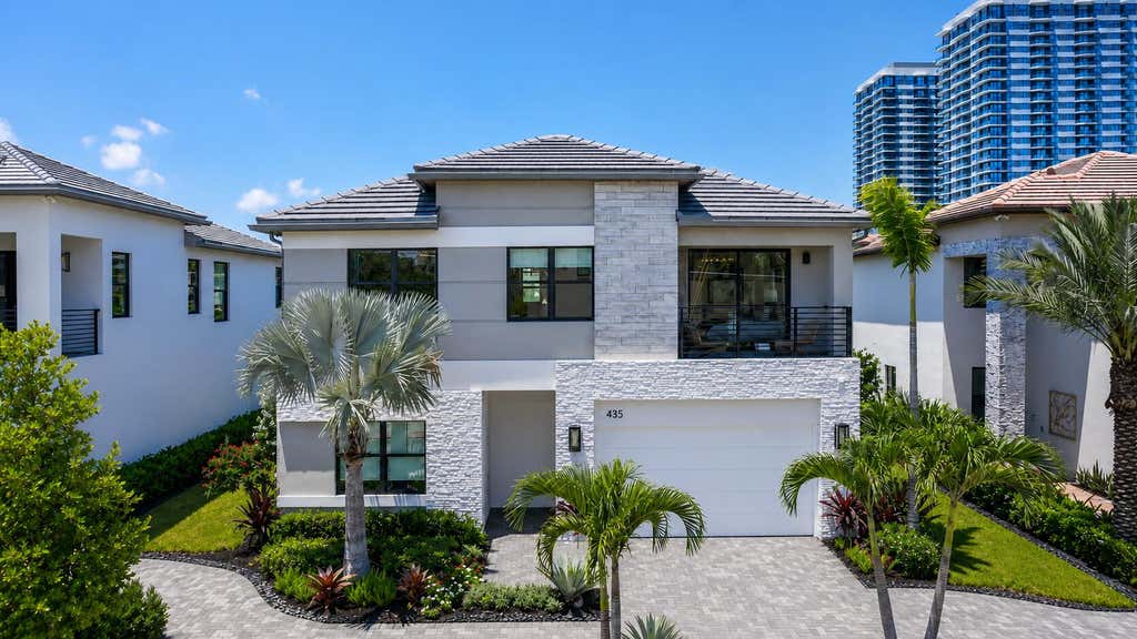 Photo of 415 42nd Street, West Palm Beach, FL 33407 (MLS # B26056601)