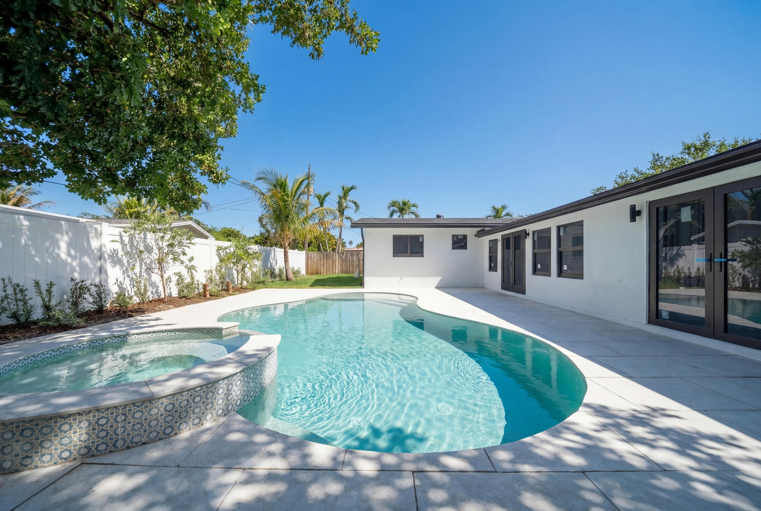 View photos, virtual tours, details... 5121 NE 17th Terrace