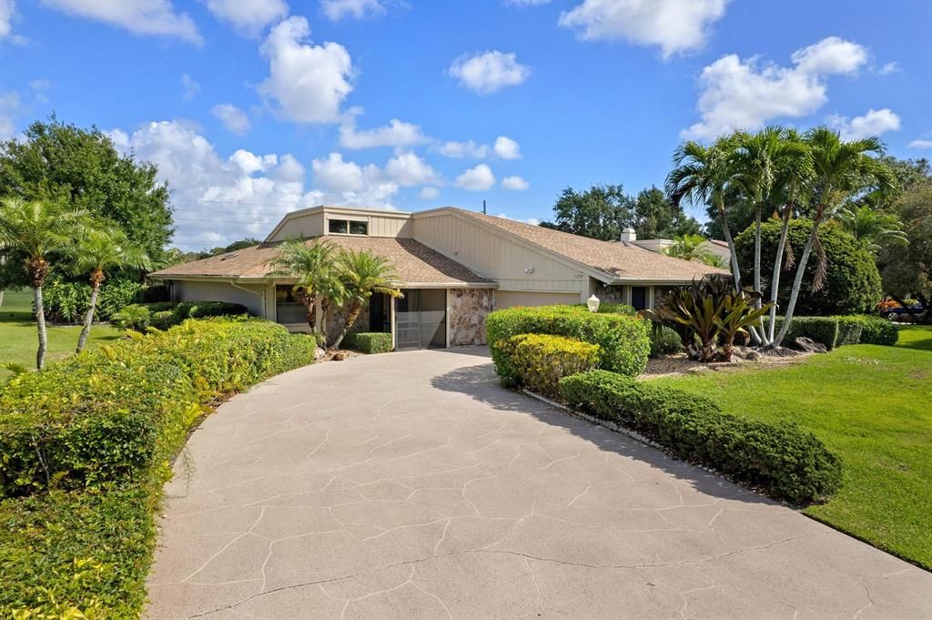 Photo of 13724 Sand Crane Drive, Palm Beach Gardens, FL 33418 (MLS # R10883971)