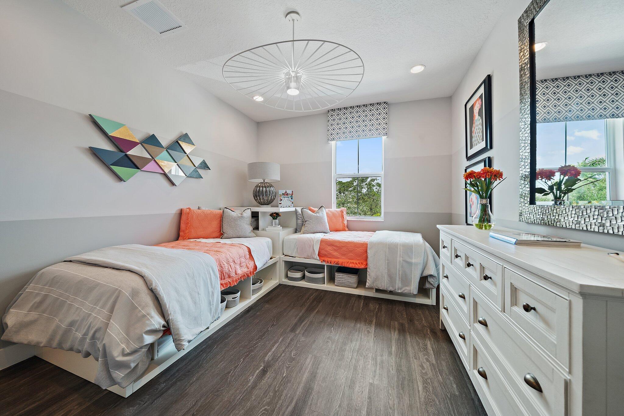 POINTE MIDTOWN - Residential