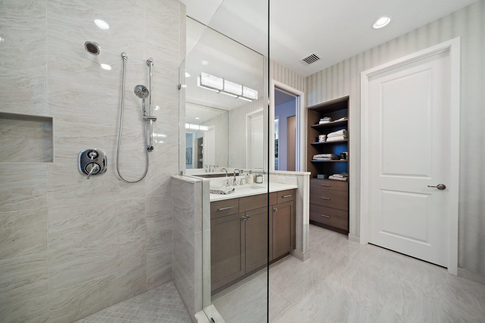 POINTE MIDTOWN - Residential