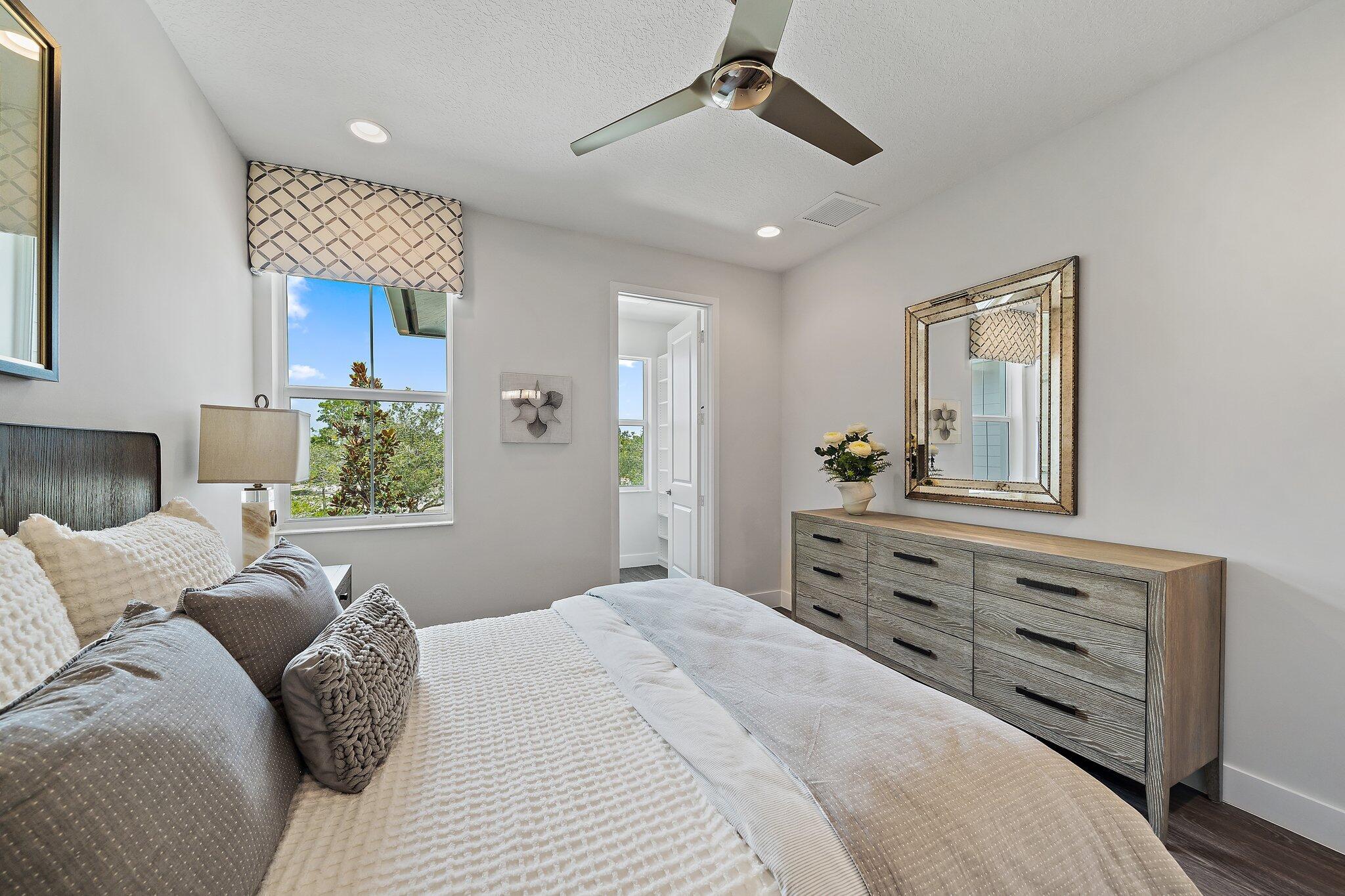 POINTE MIDTOWN - Residential