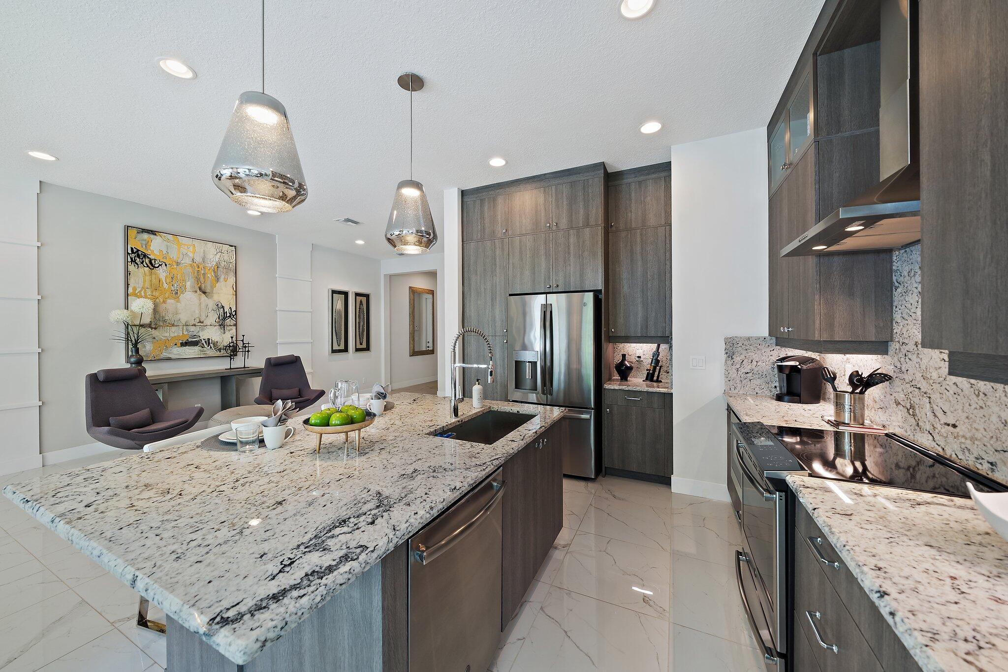 POINTE MIDTOWN - Residential