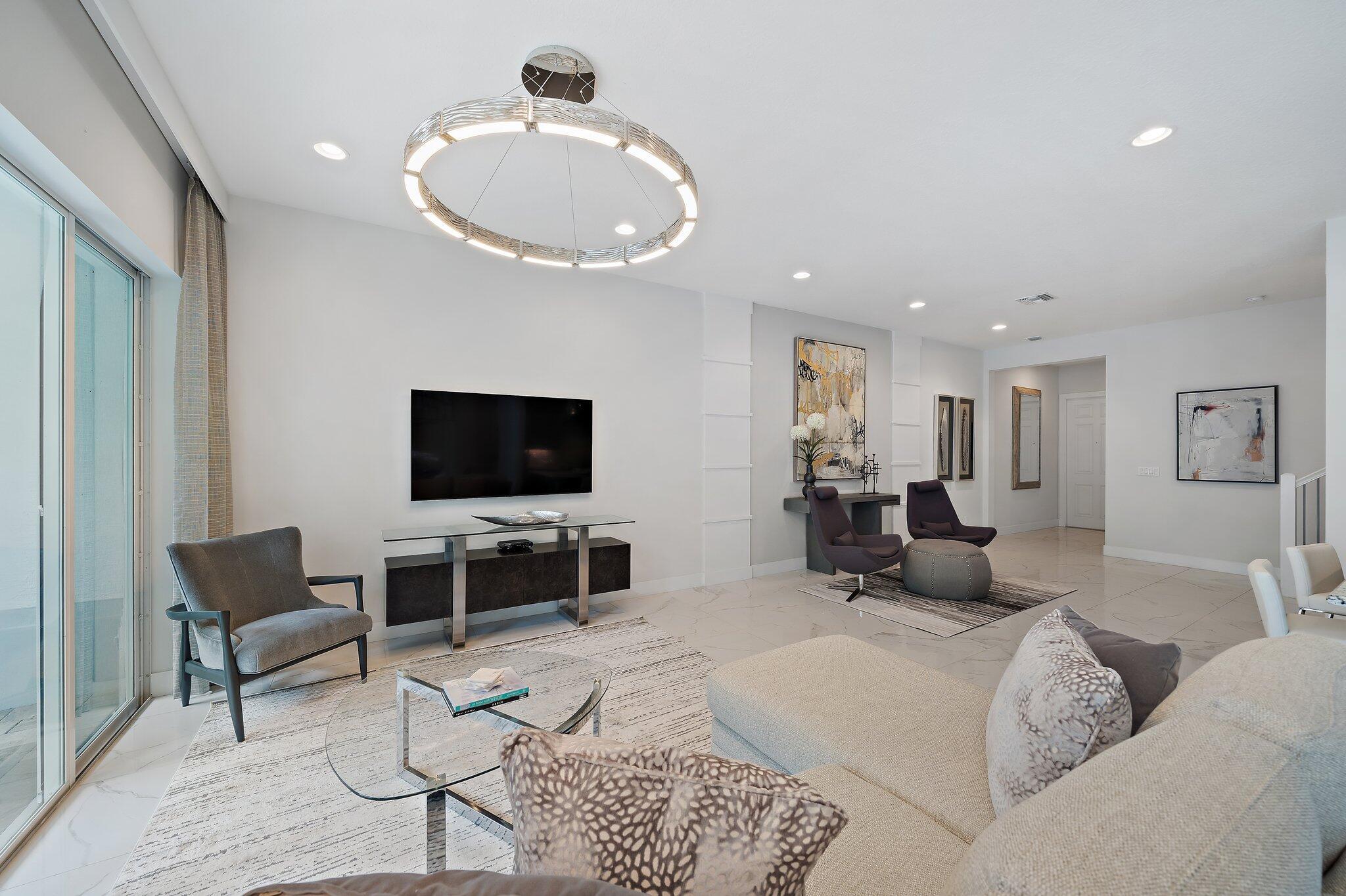 POINTE MIDTOWN - Residential