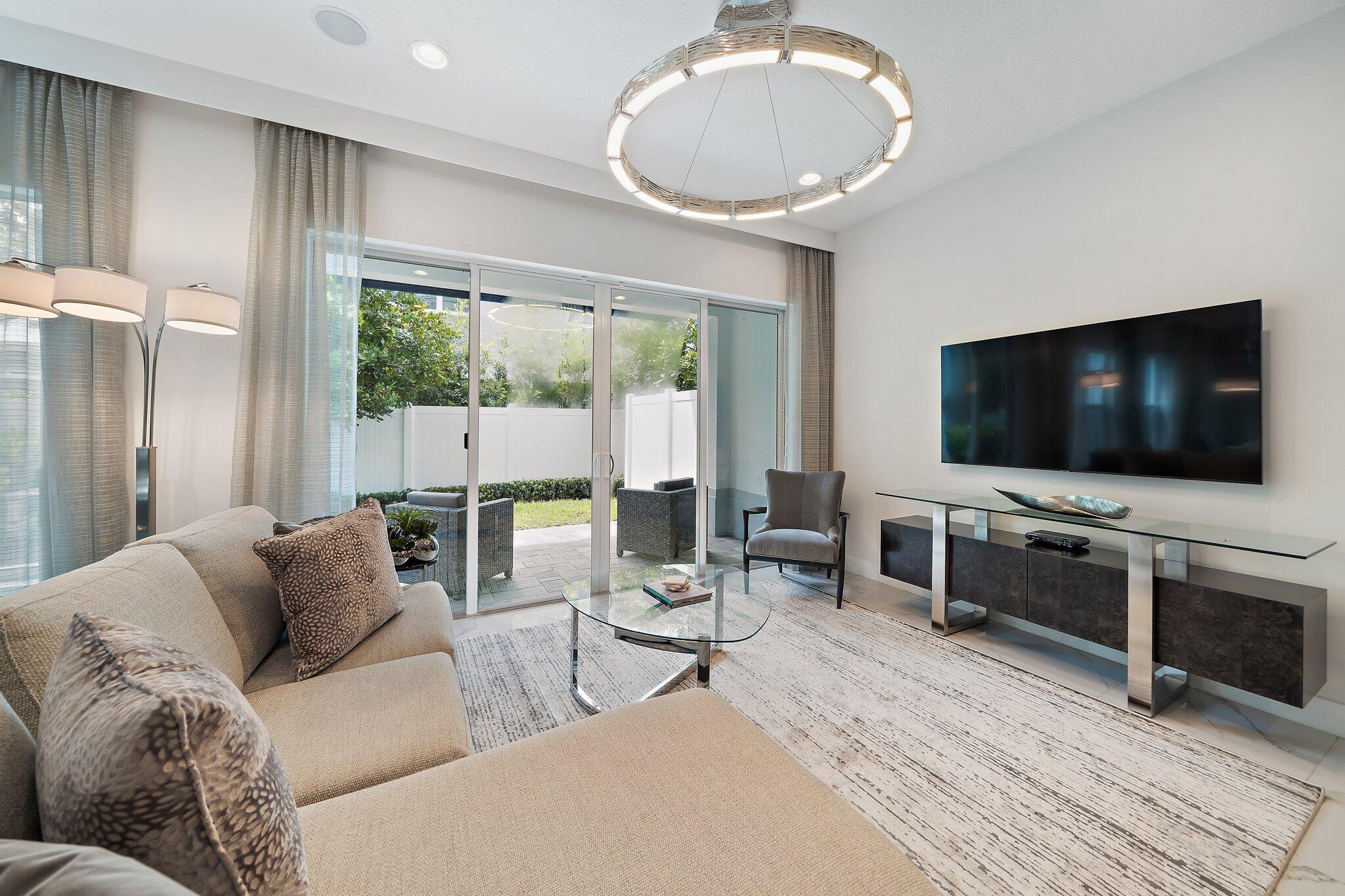 POINTE MIDTOWN - Residential