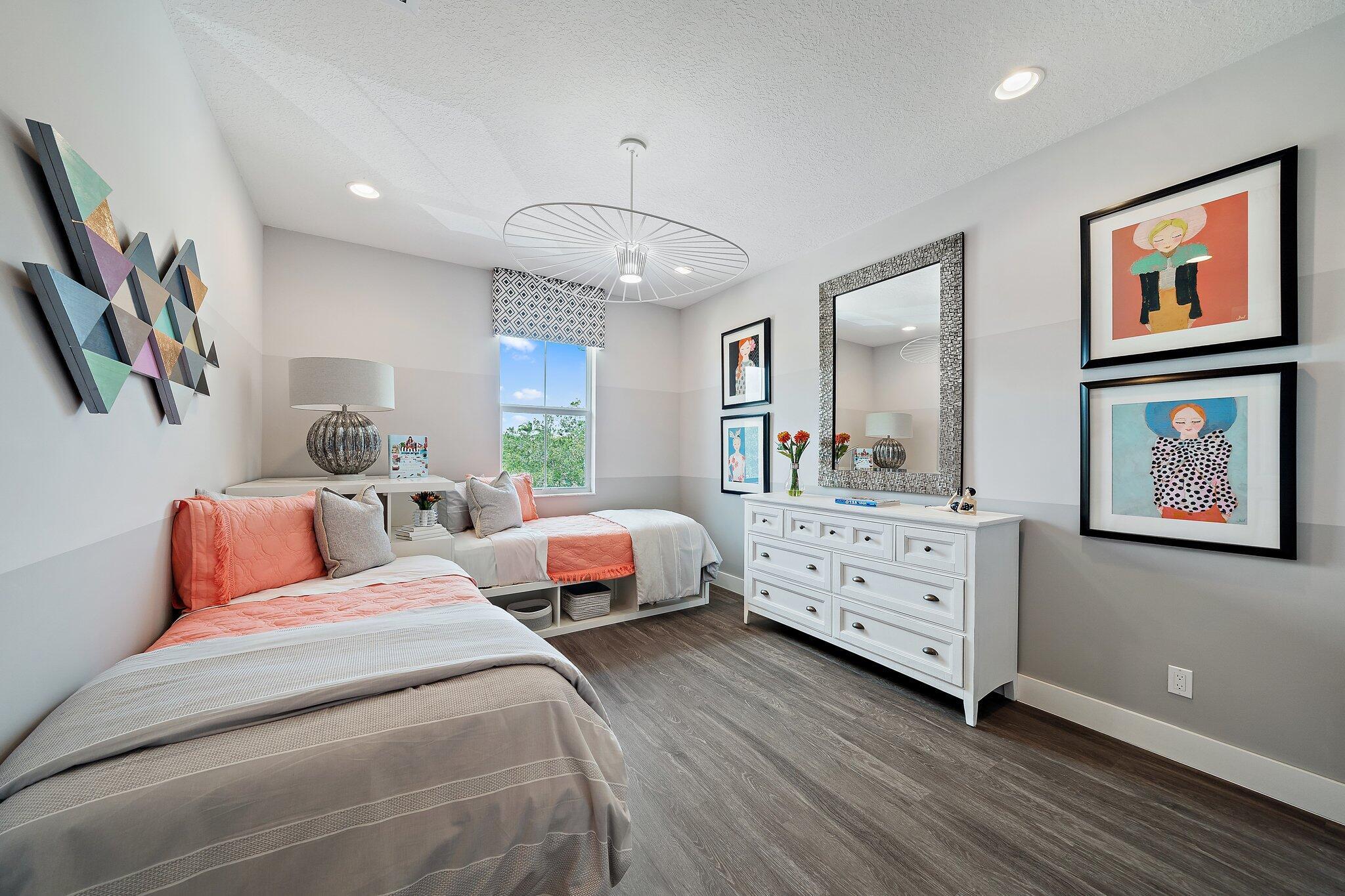 POINTE MIDTOWN - Residential