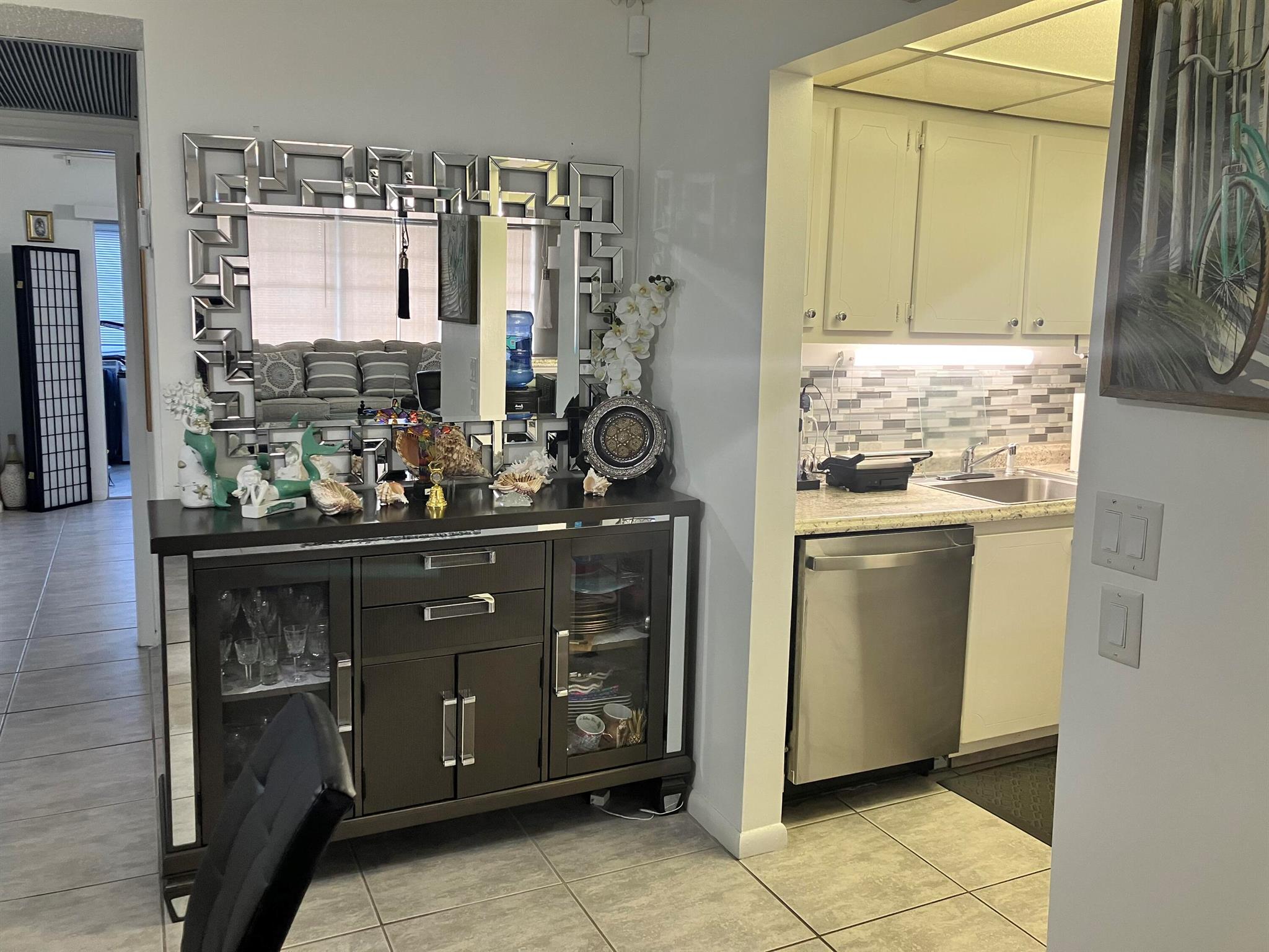 View photos, virtual tours, details... 312 Southampton A