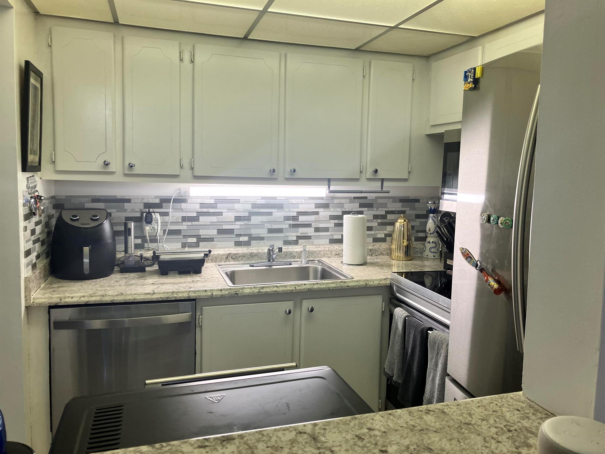 View photos, virtual tours, details... 312 Southampton A