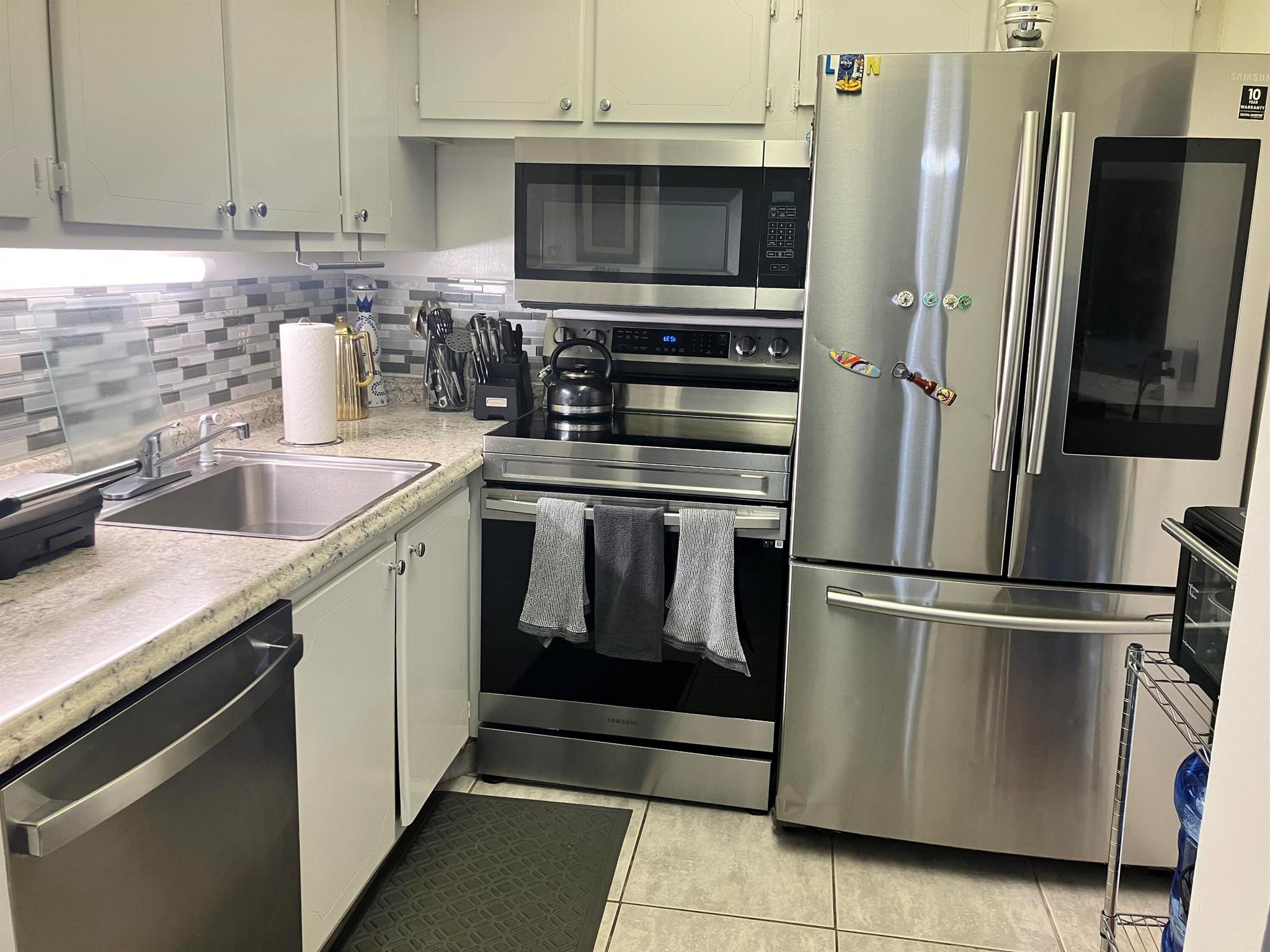 View photos, virtual tours, details... 312 Southampton A