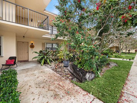 2916 SW 22nd Circle 201b Delray Beach FL 33445