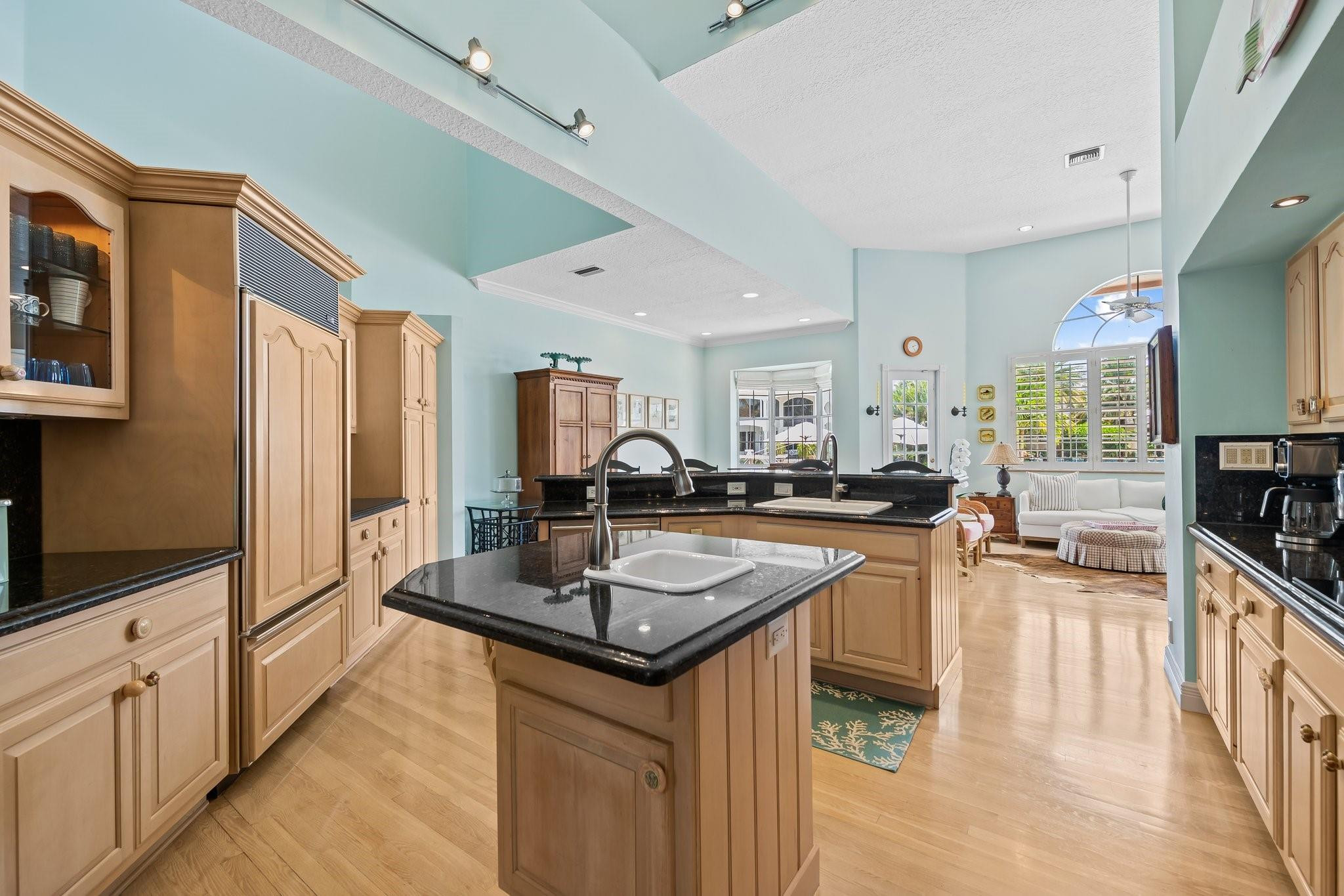 Hillsboro Isles 29-4 B - Residential