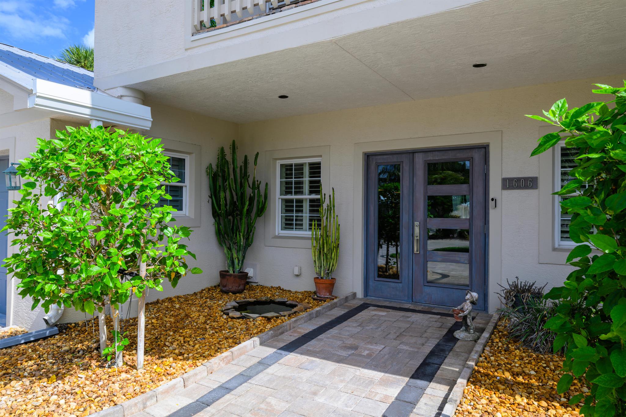 1606 Thumb Point Drive