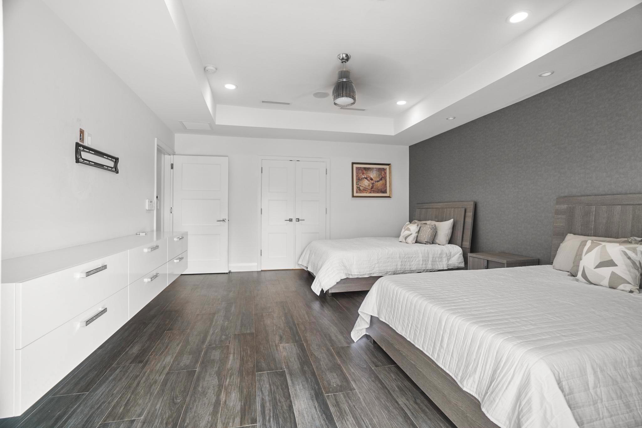 TROPIC ISLE 4TH SEC - Residential