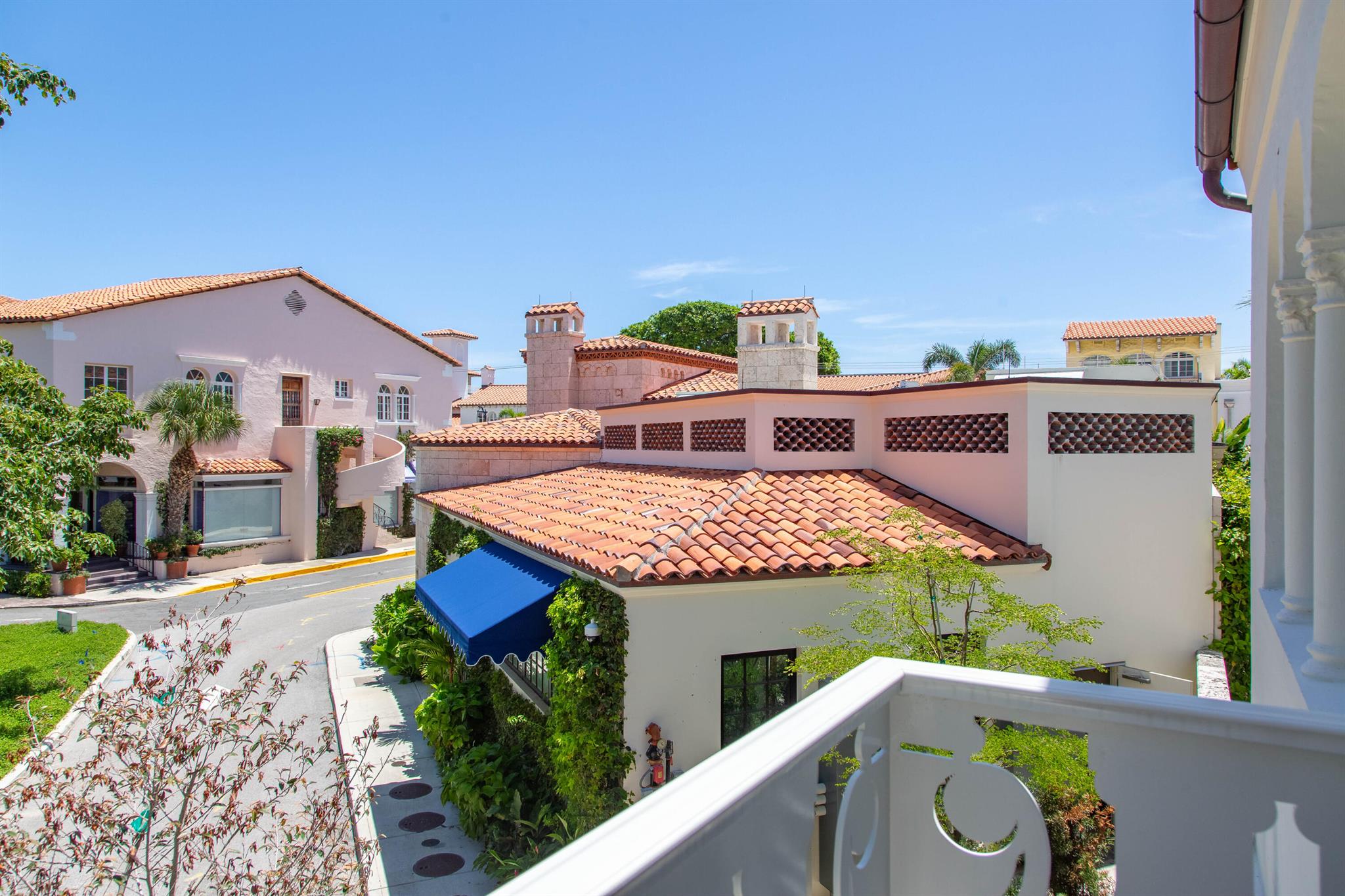 PHIPPS PLAZA - Residential
