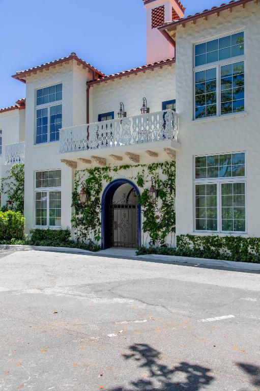 PHIPPS PLAZA - Residential