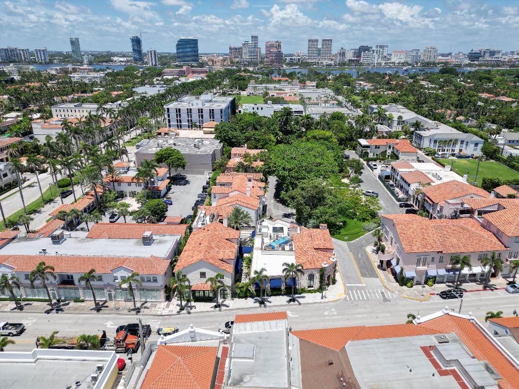 PHIPPS PLAZA - Residential