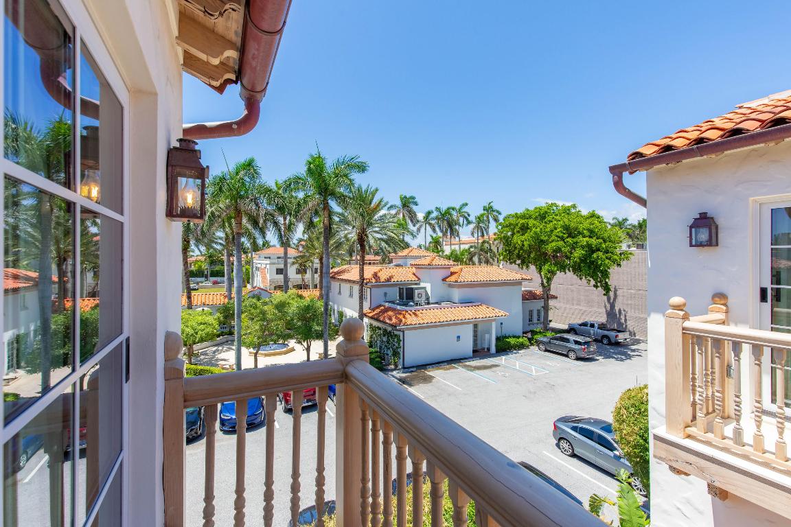 PHIPPS PLAZA - Residential