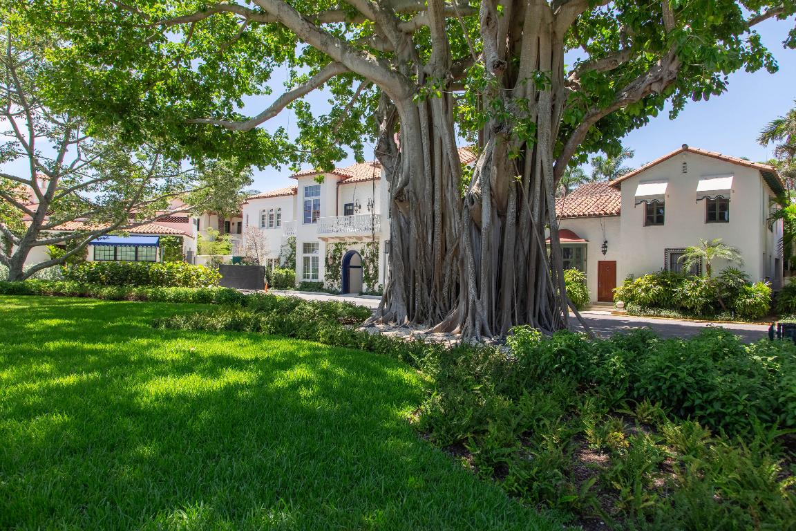 PHIPPS PLAZA - Residential