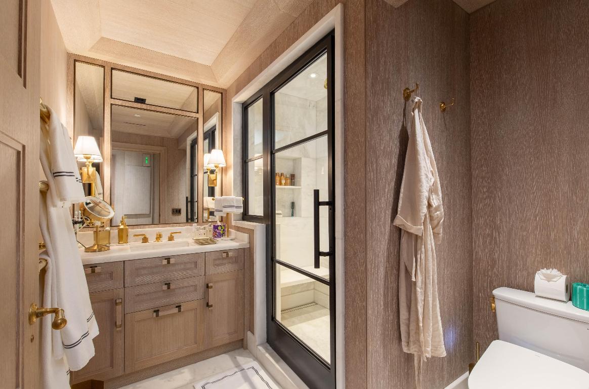 PHIPPS PLAZA - Residential