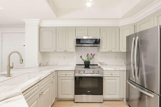 COURTYARDS IN CITYPLACE CONDO - Residential