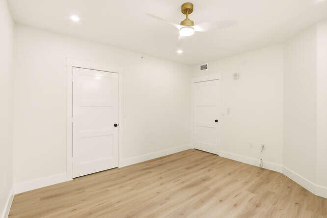 COURTYARDS IN CITYPLACE CONDO - Residential