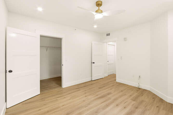 COURTYARDS IN CITYPLACE CONDO - Residential