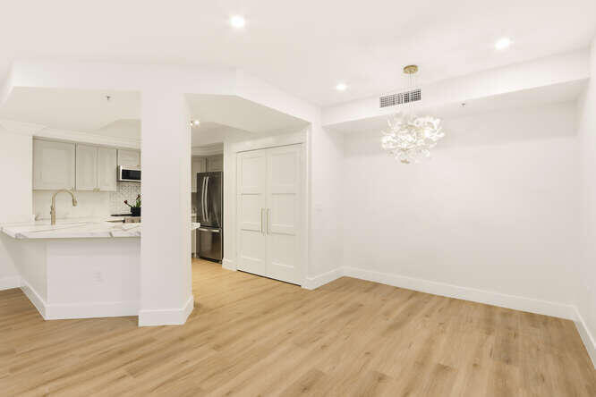 COURTYARDS IN CITYPLACE CONDO - Residential